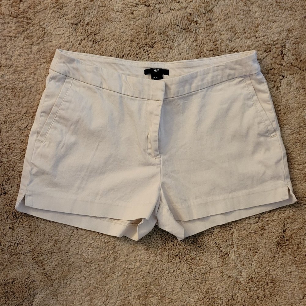 Cream H&M mini shorts